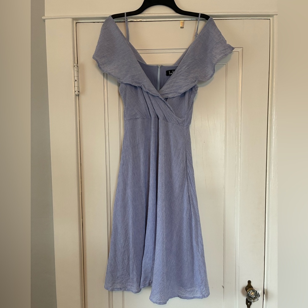 Coastal Chic Blue and White Lulus Dress, Lined with Pockets. Size Medium.